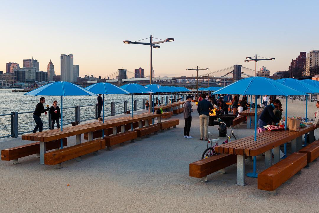 picnic-areas-brooklyn-bridge-park